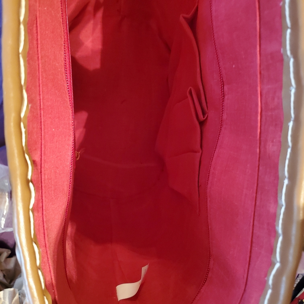 New never used red and white straw purse w/zipper - Picture 3 of 4